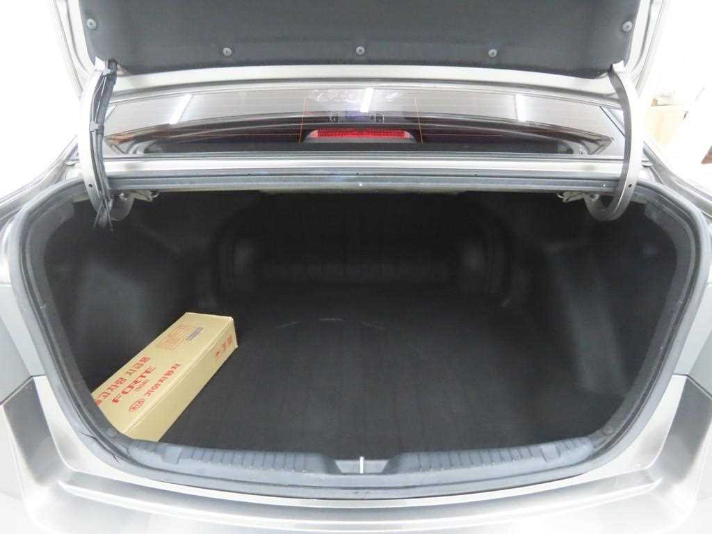 KIA Forte 2011 Gris - Importación desde Corea - HF Imports Iquique - Foto 19