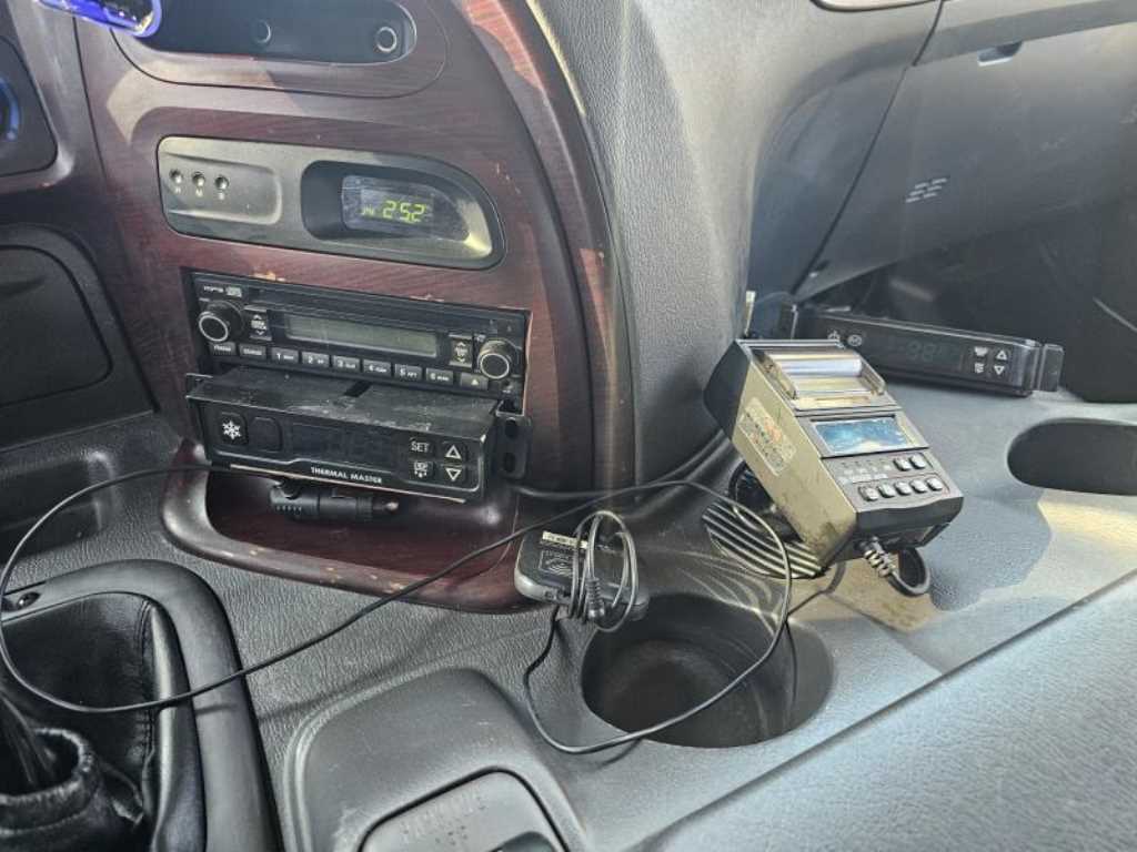 medium and large cargo truck 2015 Blanco - Importación desde Corea - HF Imports Iquique - Foto 16