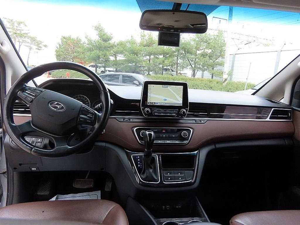 HYUNDAI Starex - Vista 8