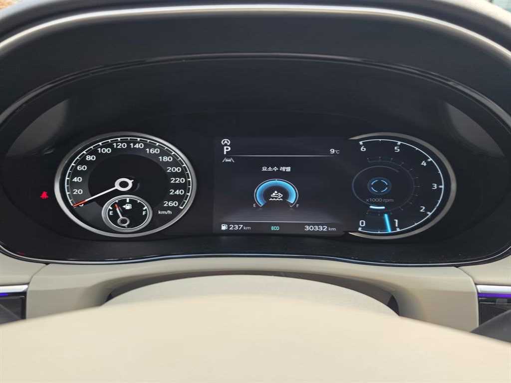 Genesis GV70 - Vista 9