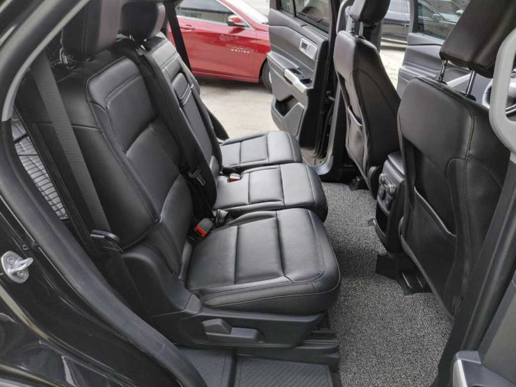 Ford Explorer - Vista 6