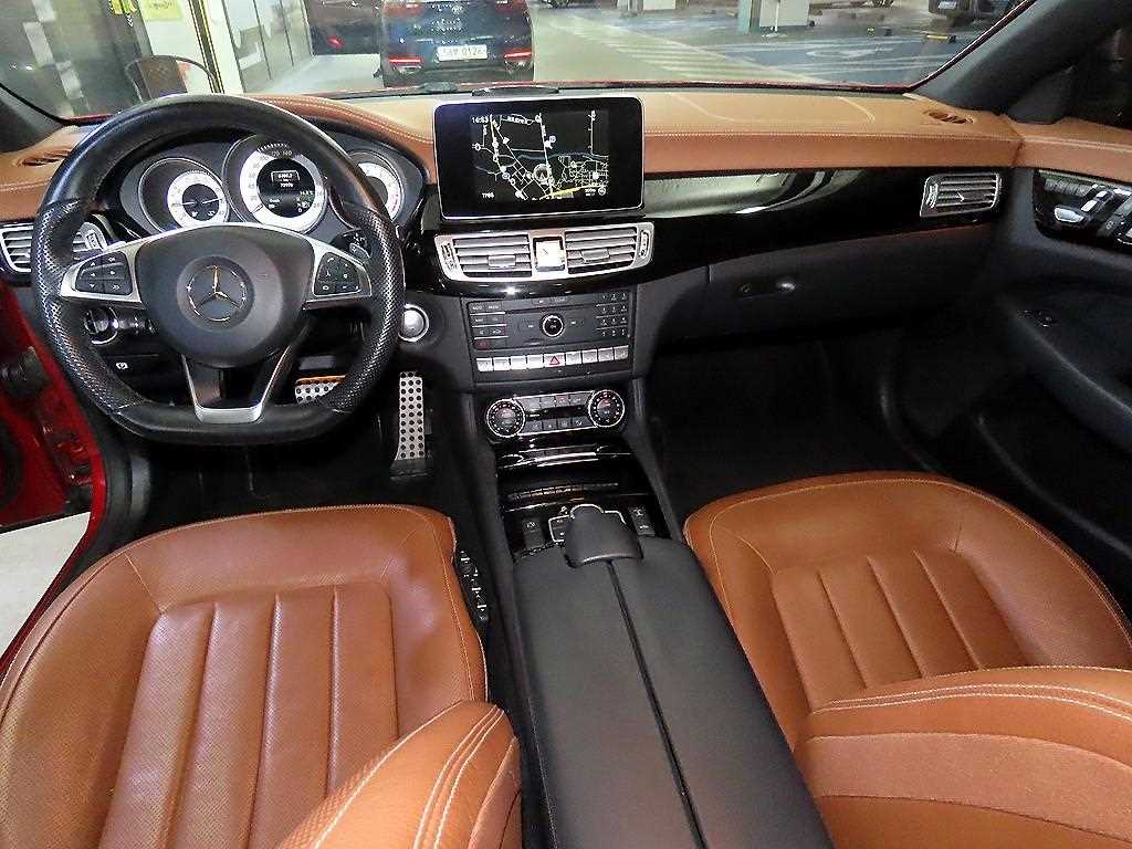 Mercedes Benz CLS Class - Vista 10