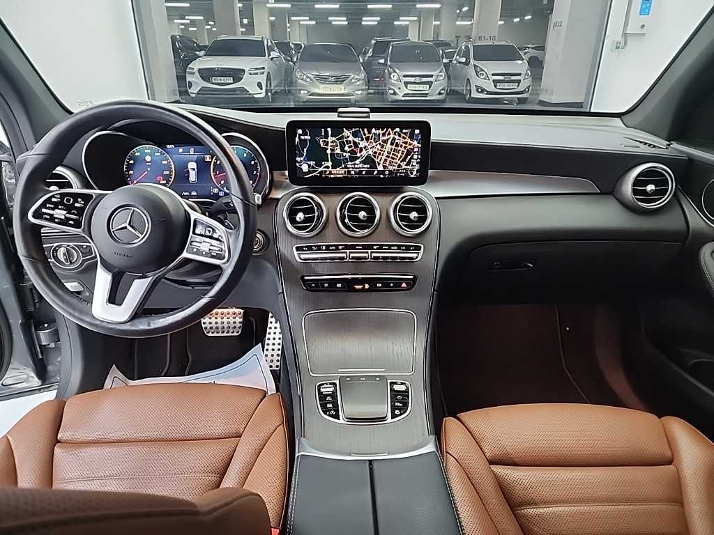 Mercedes Benz GLC Class - Vista 7