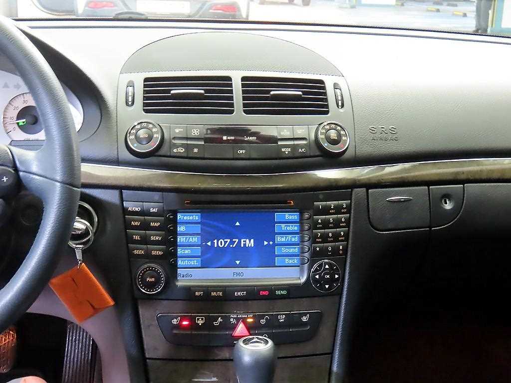 Mercedes Benz E class - Vista 11