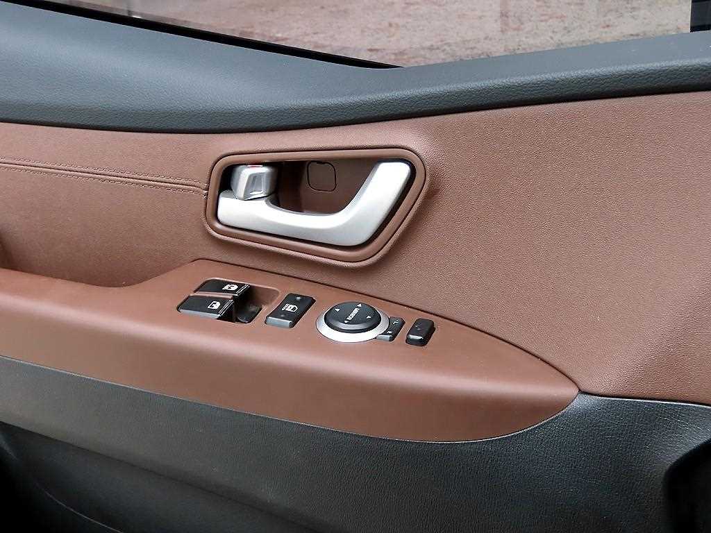 HYUNDAI Starex - Vista 12