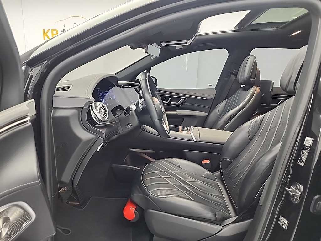 Mercedes Benz EQS - Vista 11