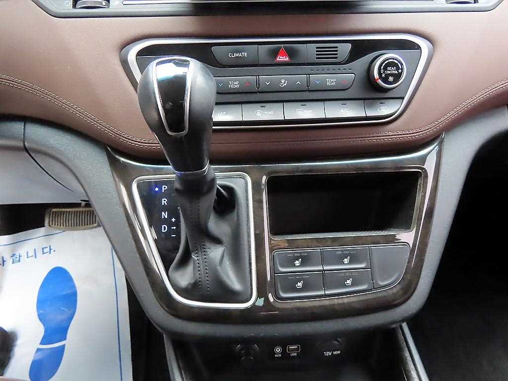 HYUNDAI Starex - Vista 11