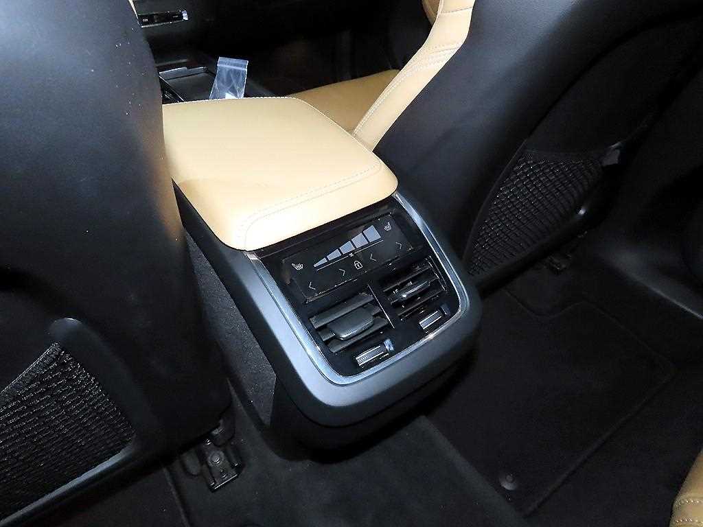 Volvo XC60 2021 - Importación desde Corea - HF Imports Iquique - Foto 14