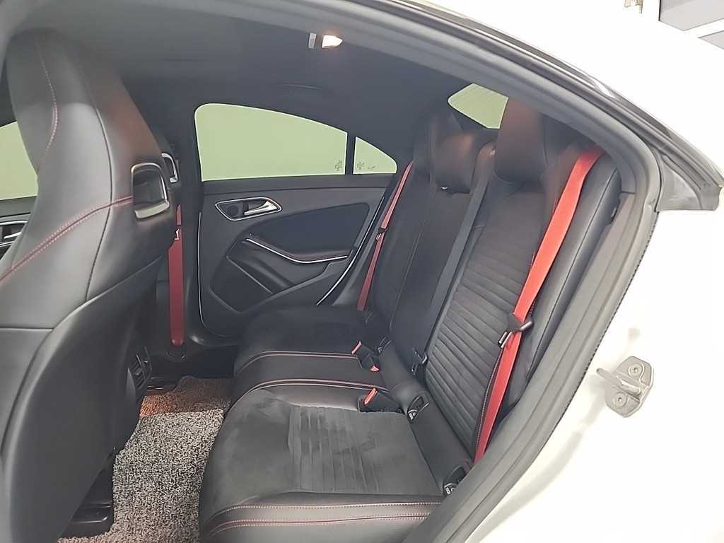 Mercedes Benz CLA Class - Vista 12