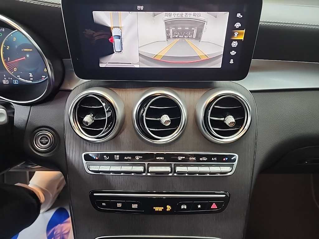 Mercedes Benz GLC Class - Vista 10