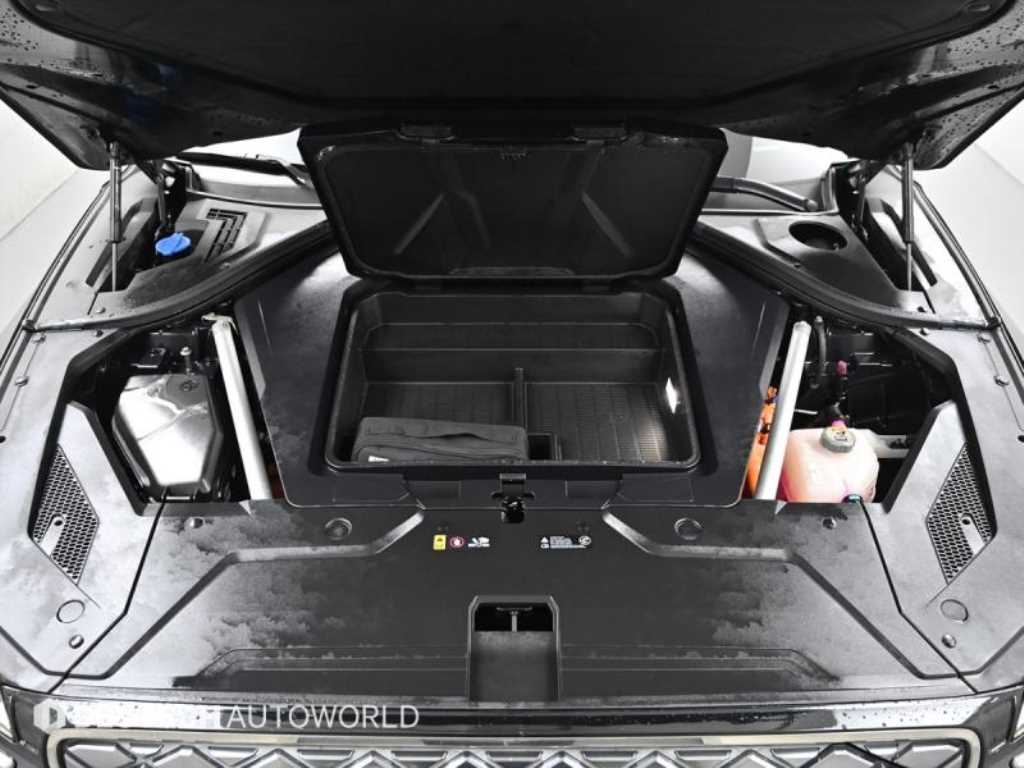 Genesis GV70 - Vista 6