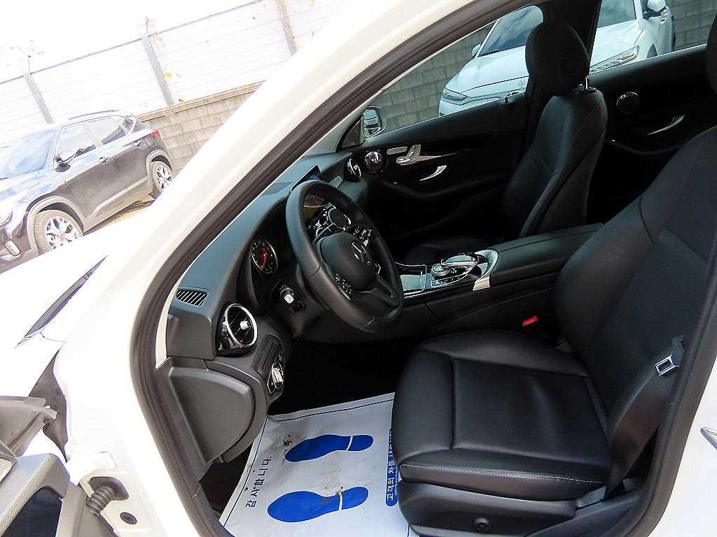 Mercedes Benz C Class - Vista 5