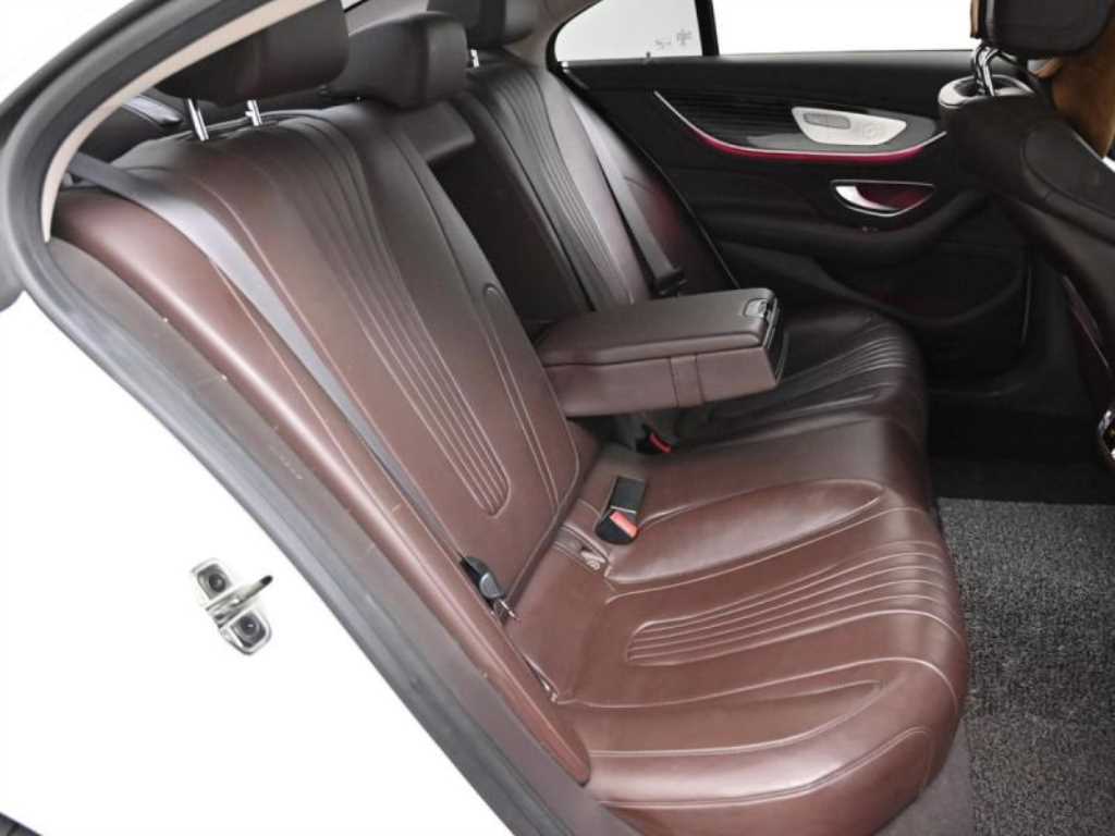 Mercedes Benz CLS Class - Vista 11