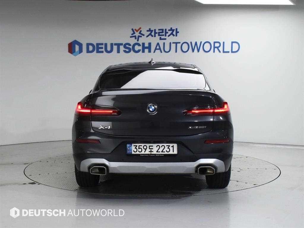 BMW X4 - Vista 4
