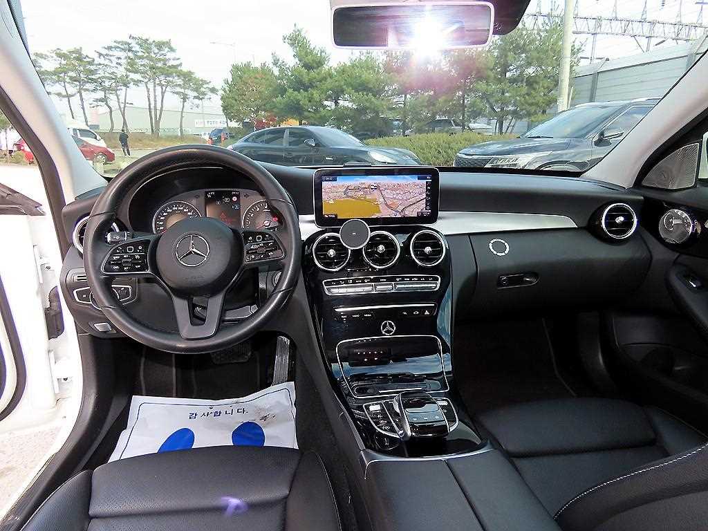 Mercedes Benz C Class - Vista 7