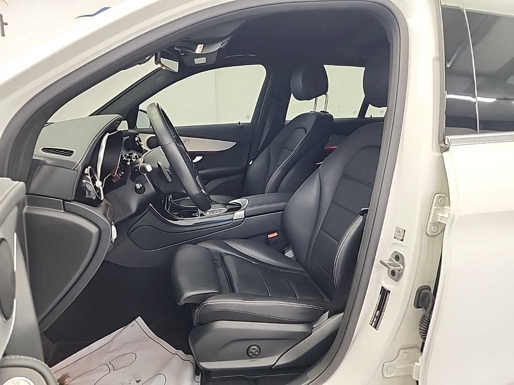 Mercedes Benz GLC Class - Vista 11