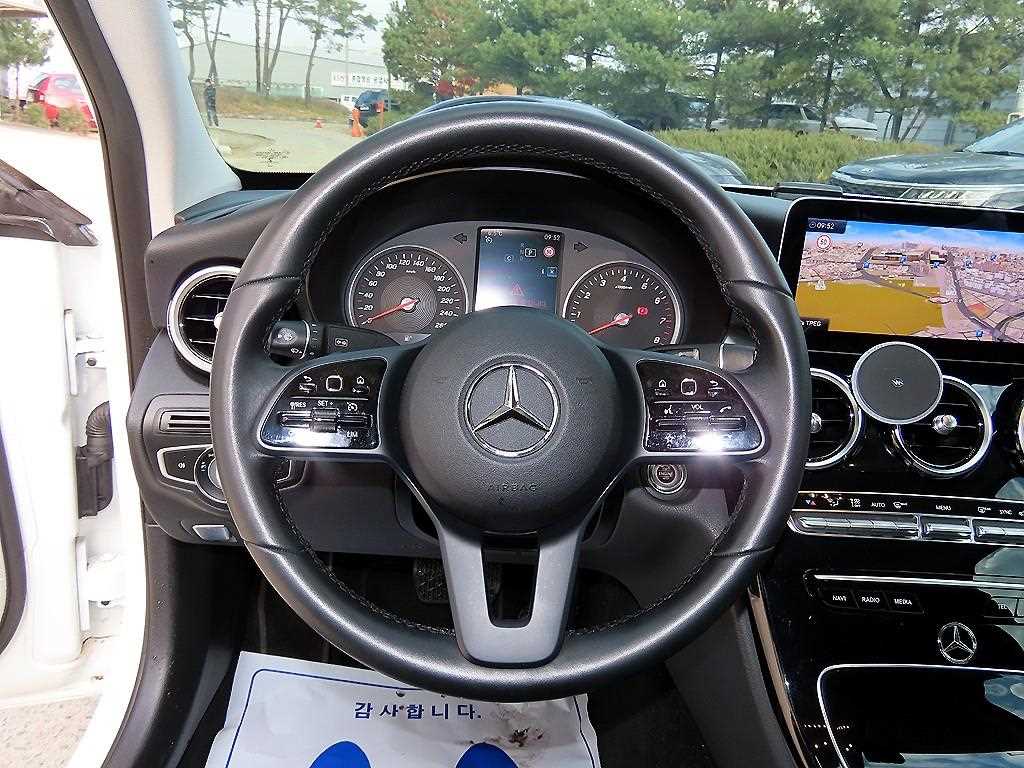 Mercedes Benz C Class - Vista 8