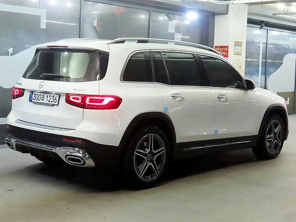 Mercedes Benz GLB Class - Vista 4