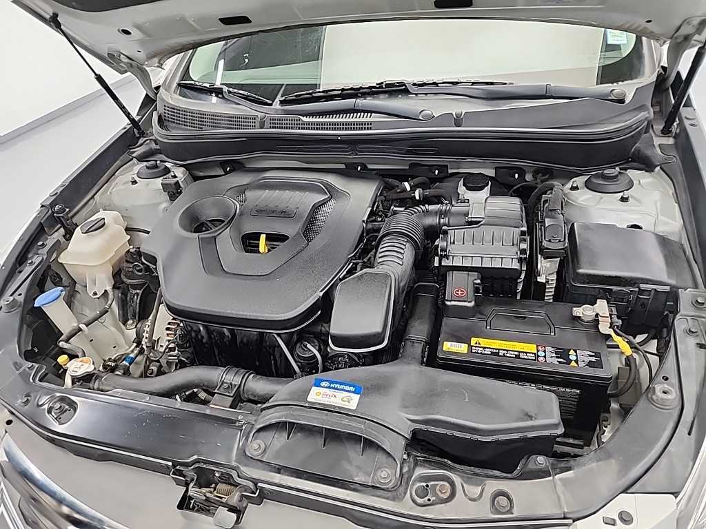 HYUNDAI Sonata - Vista 4