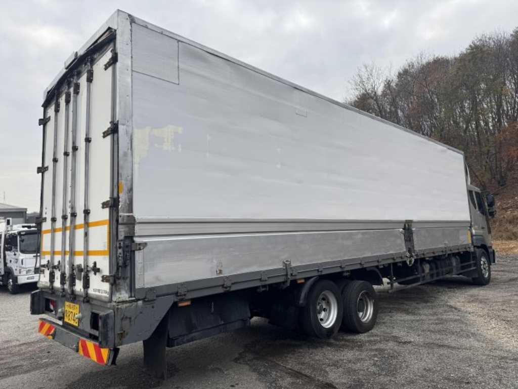 medium and large cargo truck - Vista 4