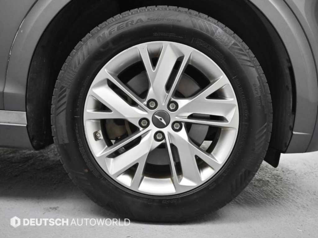 Genesis GV70 - Vista 5