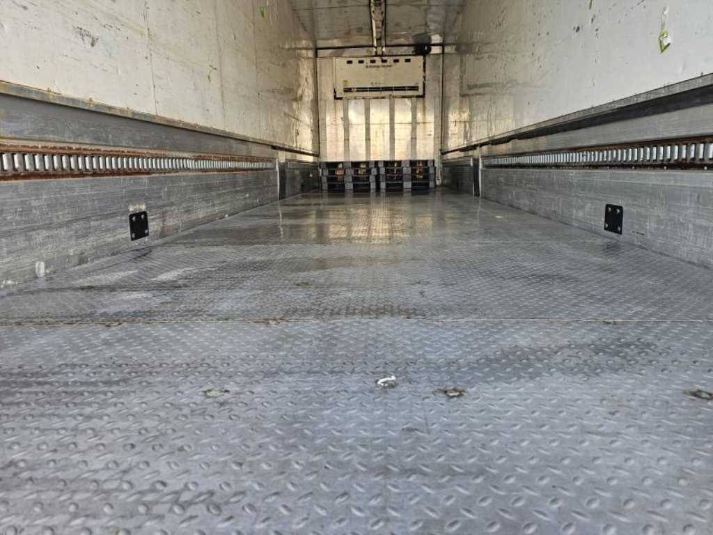 medium and large cargo truck - Vista 8