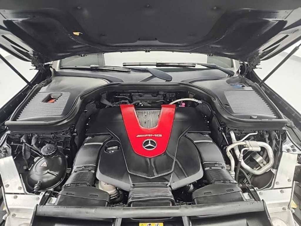 Mercedes Benz GLC Class - Vista 5