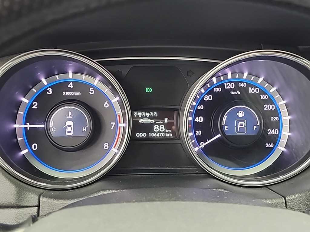 HYUNDAI Sonata - Vista 5