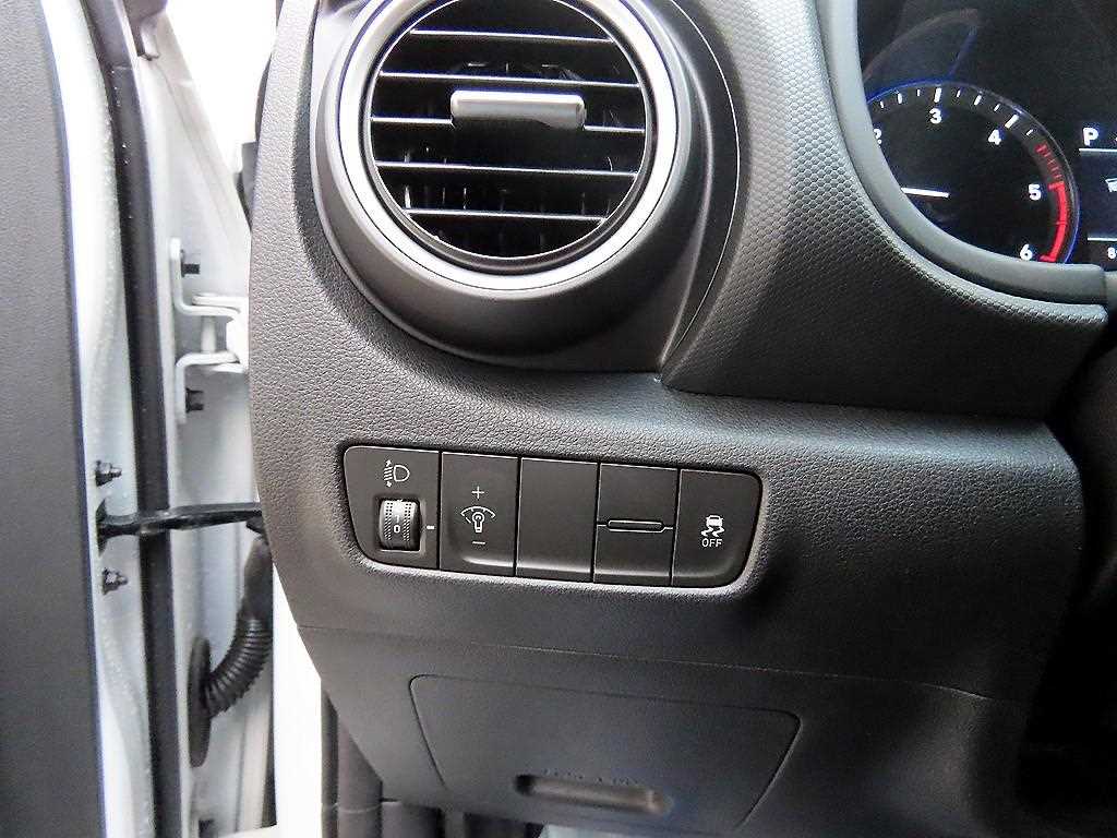 HYUNDAI Kona - Vista 12