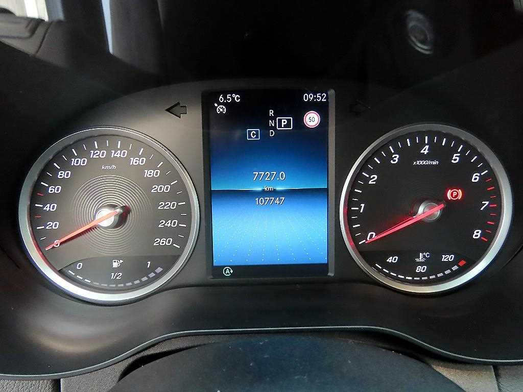 Mercedes Benz C Class - Vista 9