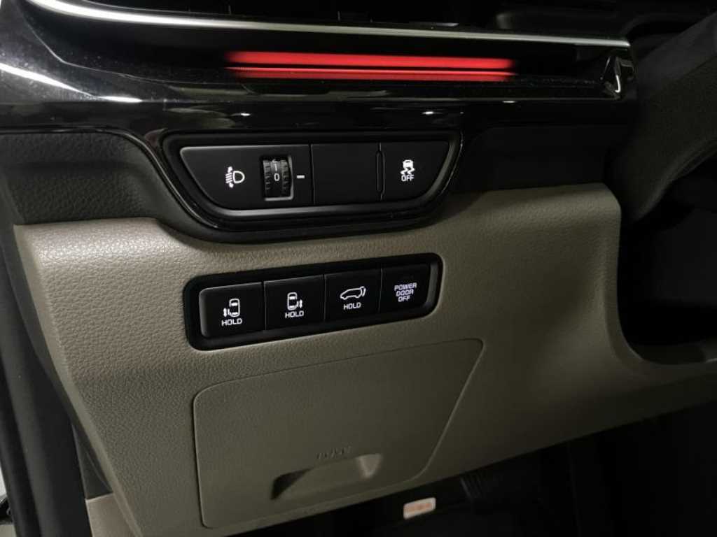 KIA Carnival - Vista 11