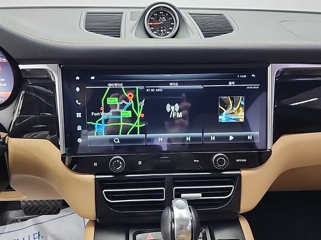 Porsche Macan - Vista 10