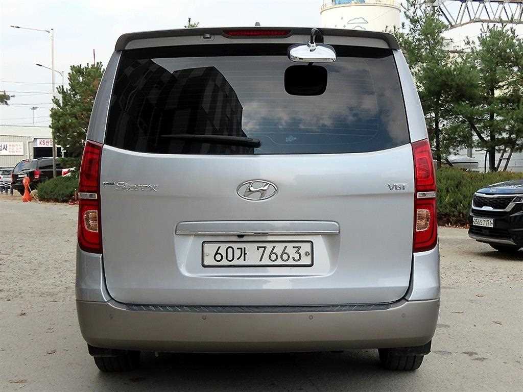 HYUNDAI Starex - Vista 4