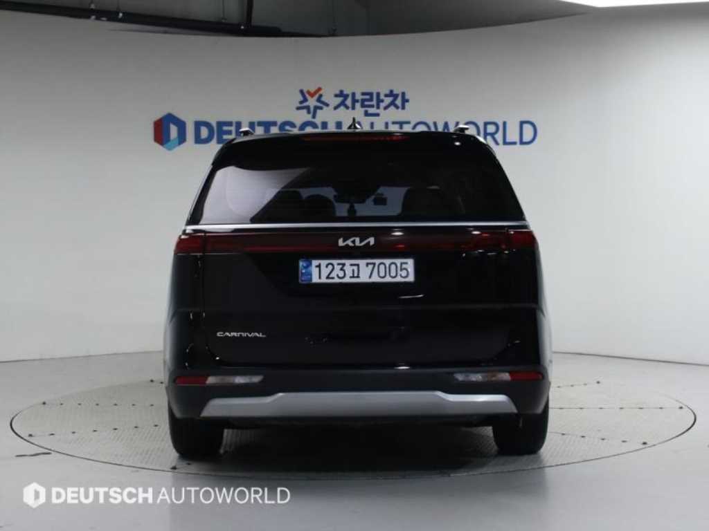 KIA Carnival - Vista 4