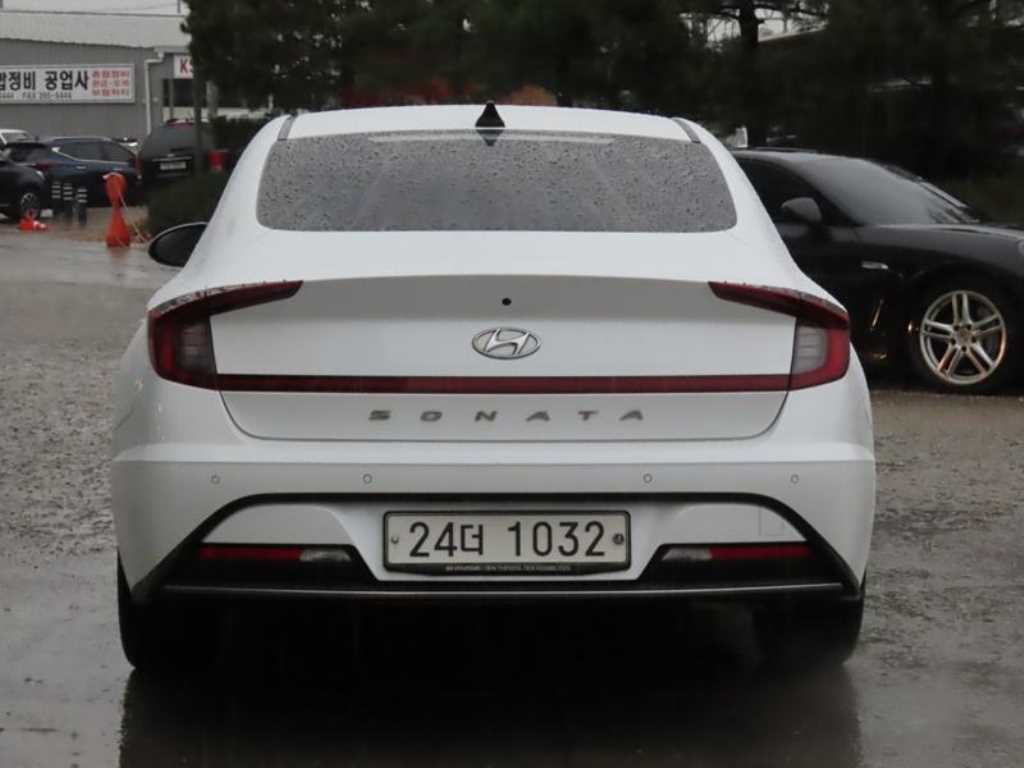 HYUNDAI Sonata - Vista 4