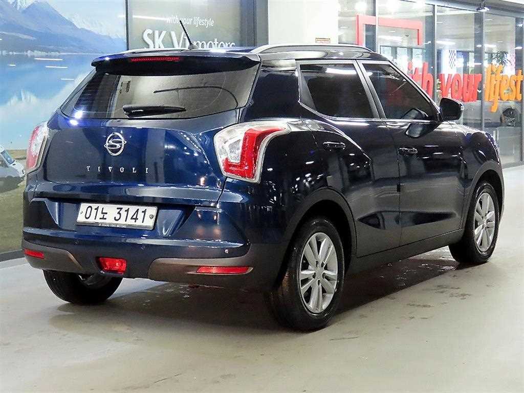 Ssangyong Tivoli - Vista 4
