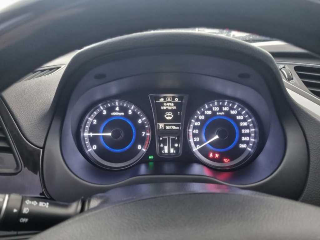 HYUNDAI Grandeur - Vista 4