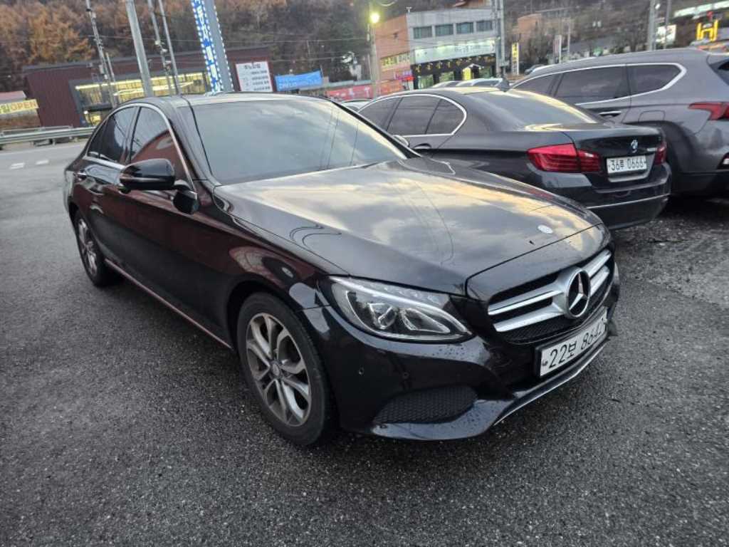 Mercedes Benz C Class - Vista 3