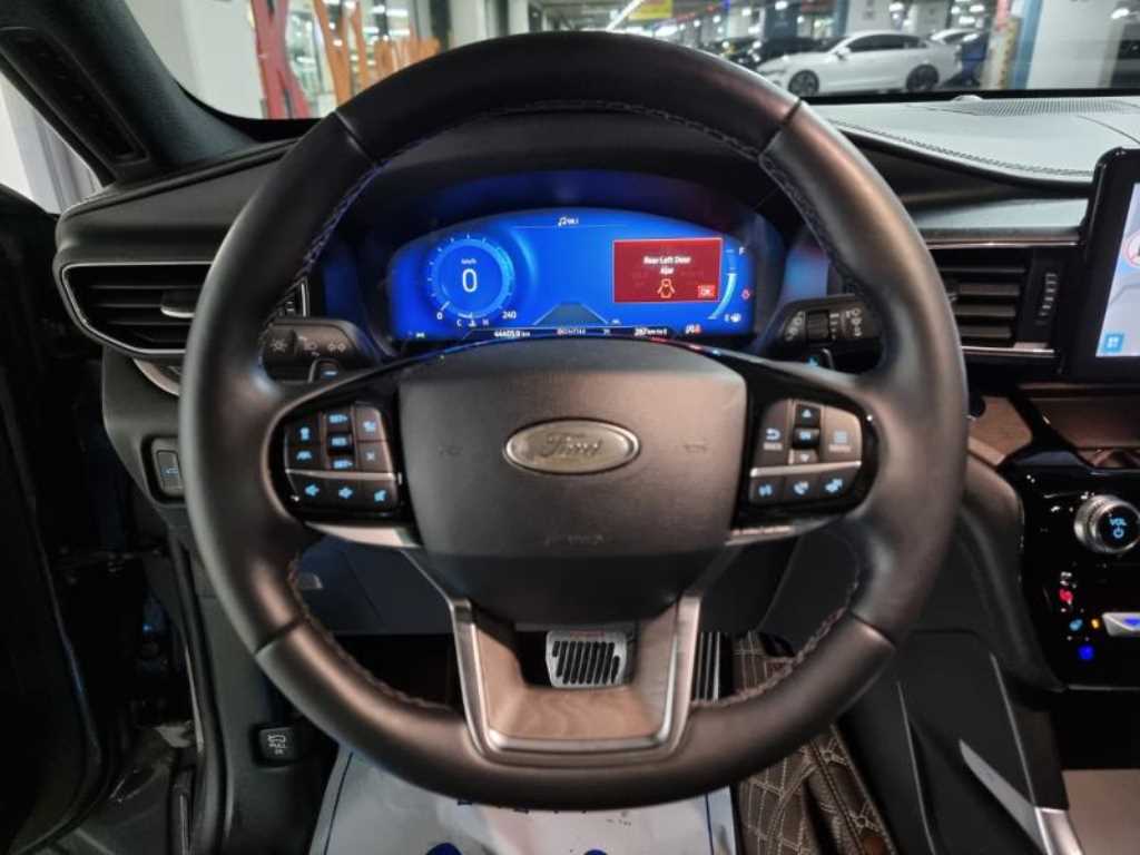 Ford Explorer - Vista 11