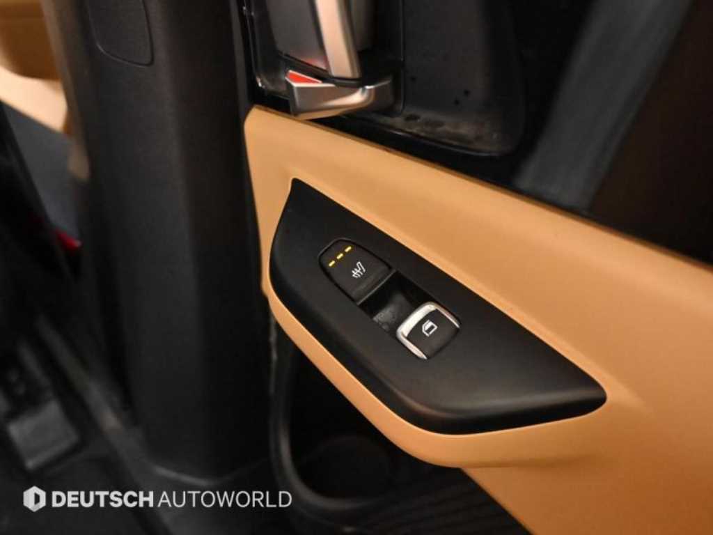 KIA Carnival - Vista 11