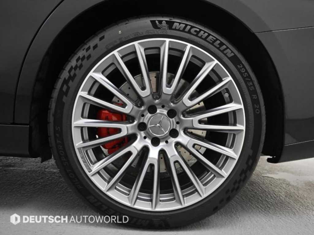 Mercedes Benz E class - Vista 5