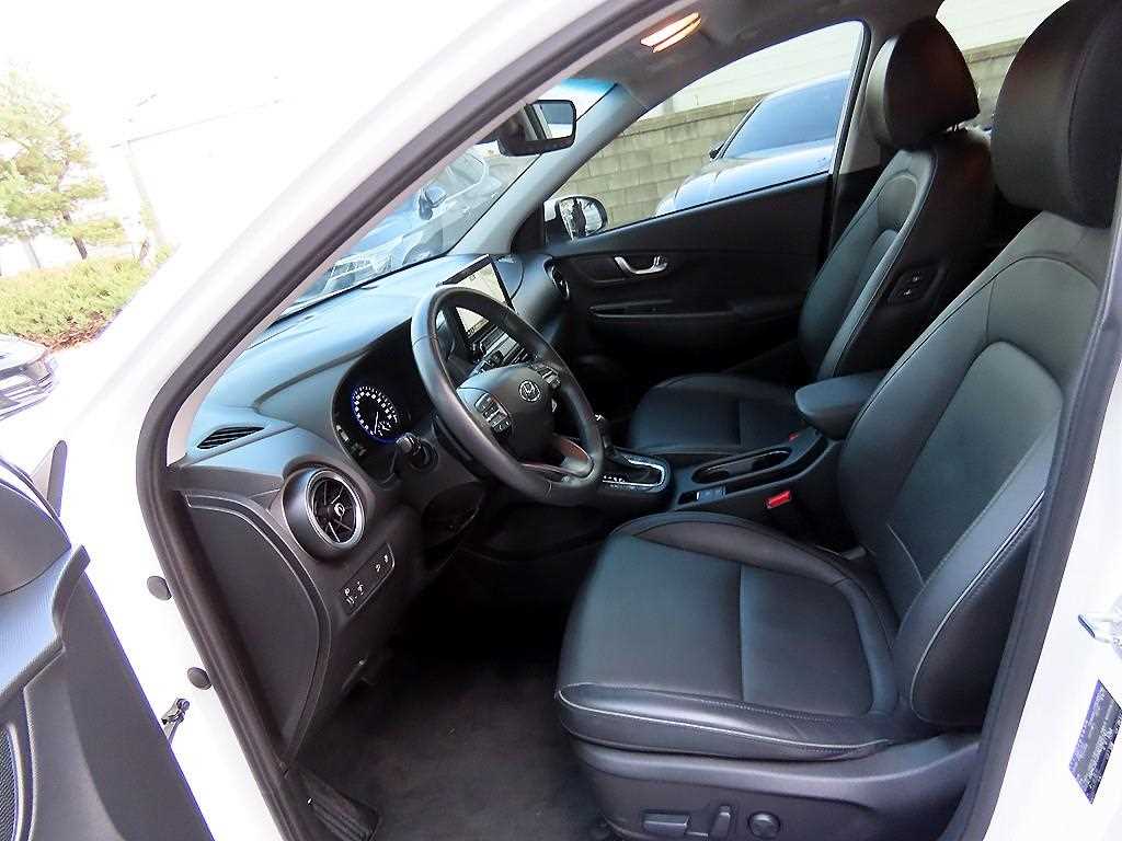 HYUNDAI Kona - Vista 5