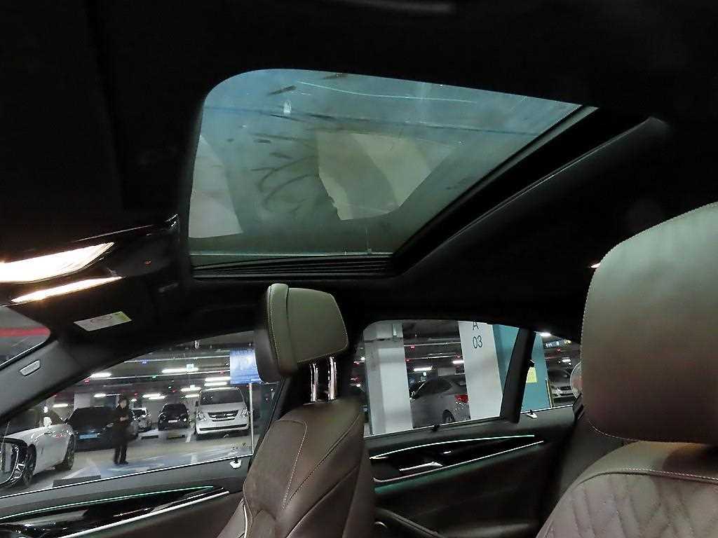 BMW 5 Series 2022 Gris - Importación desde Corea - HF Imports Iquique - Foto 17