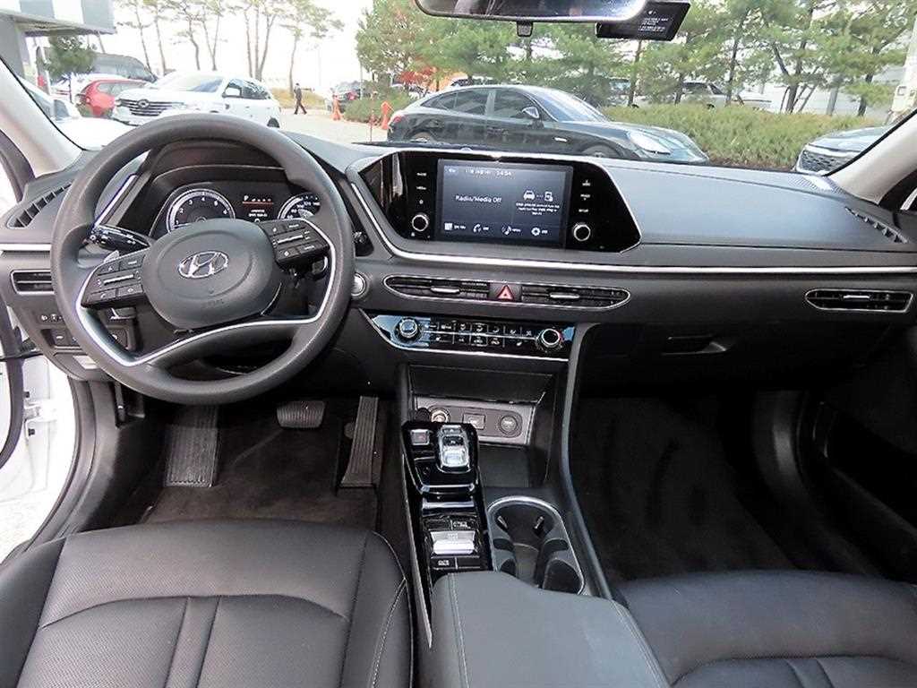 HYUNDAI Sonata - Vista 7