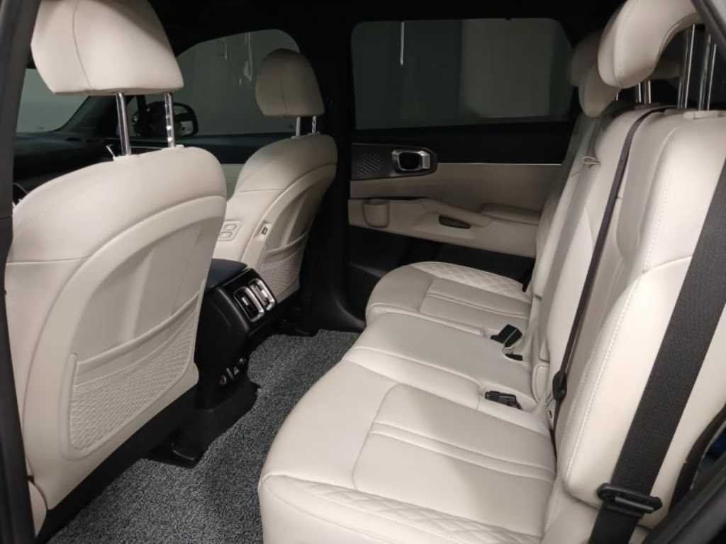 KIA Sorento - Vista 8