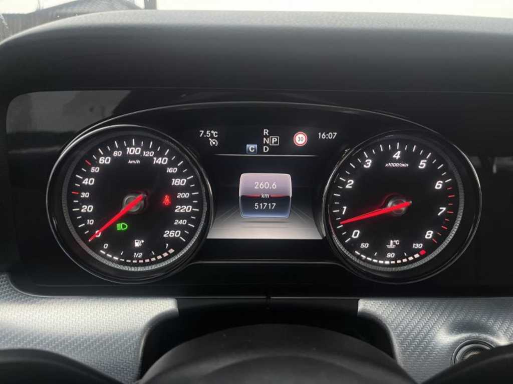 Mercedes Benz E class - Vista 6