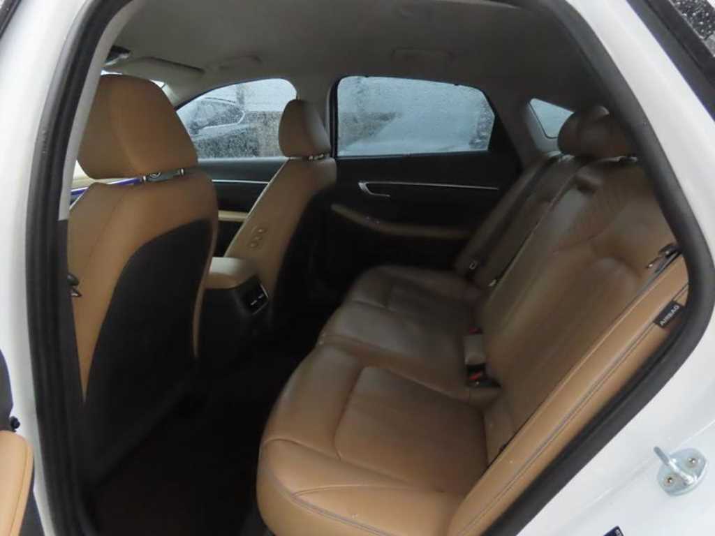 HYUNDAI Sonata - Vista 7