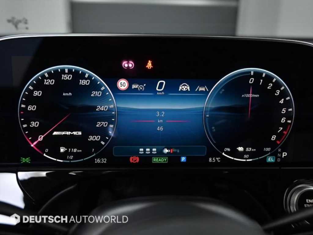 Mercedes Benz E class - Vista 8