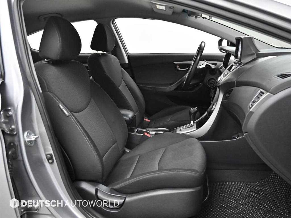 HYUNDAI Avante - Vista 8