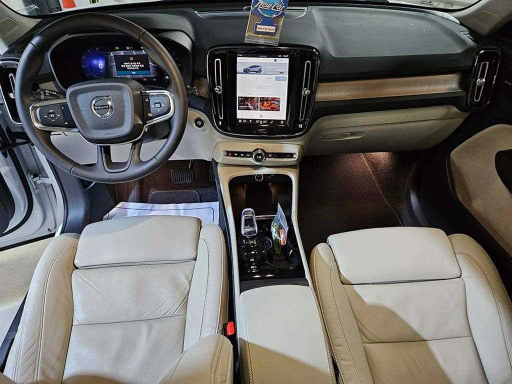 Volvo XC40 - Vista 8